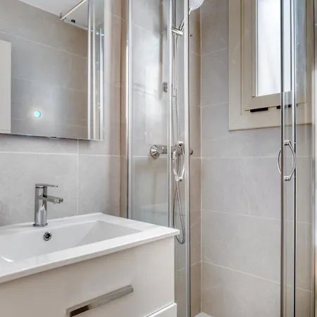 Blueground Nova Esquerra De Leixample Kitchen Bcn-73 Apartman *